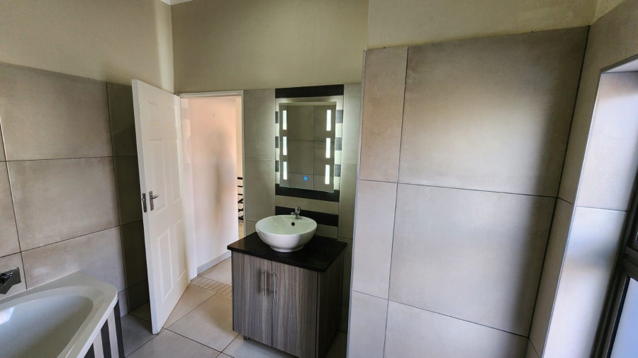 To Let 3 Bedroom Property for Rent in Cashan North West